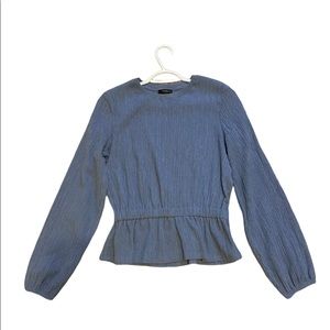 3/$20 🧁 Peplum long sleeve top